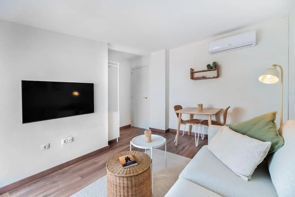 Urban Charm Rooftop Apartment With Vista Malaga